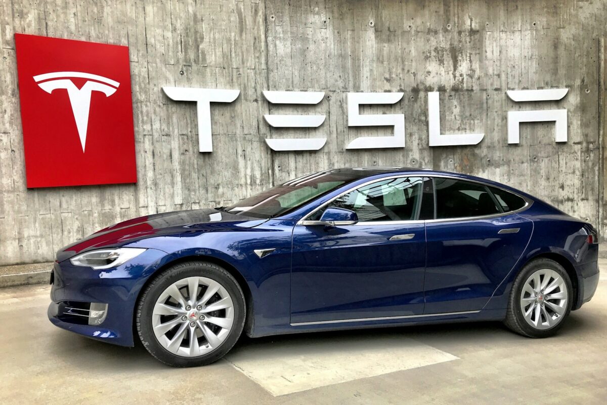 Kraft, Autonomie und Effizienz ⚡🚗 1 Dual Motors Tesla
